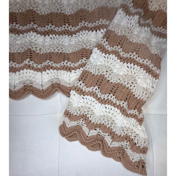 Hippie Rose Junior/Women's two piece tan and white knit lounge set size M - Picture 3 of 15
